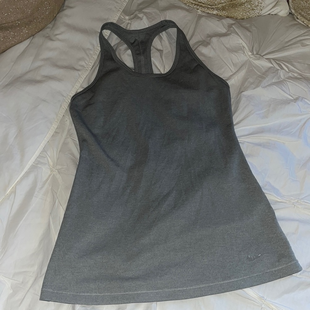 ⭐️✨3 for $20 ✨⭐️ Nike Gray shirt size medium